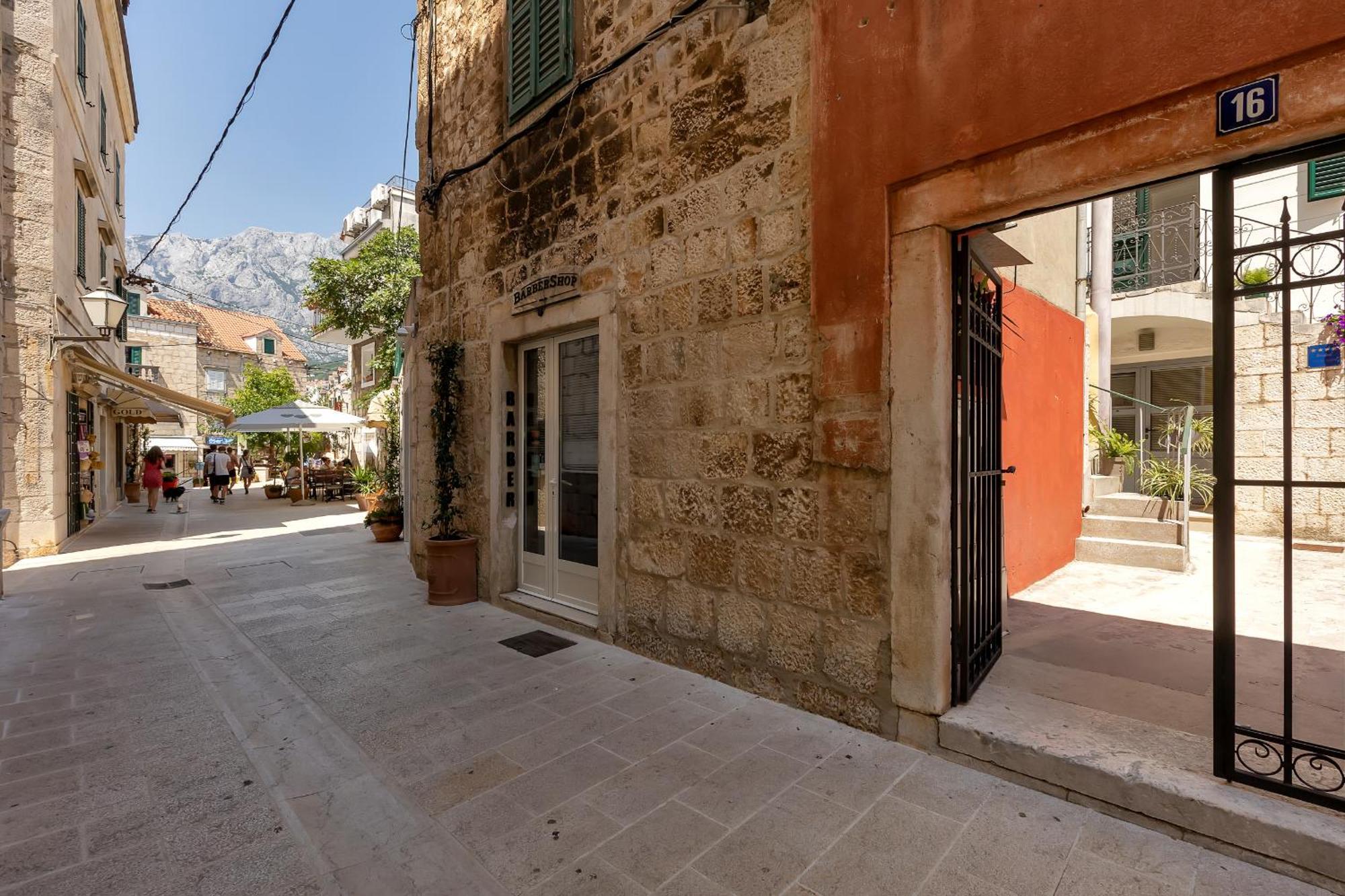 City Center Apartment Dvor Kalalarga Makarska Esterno foto