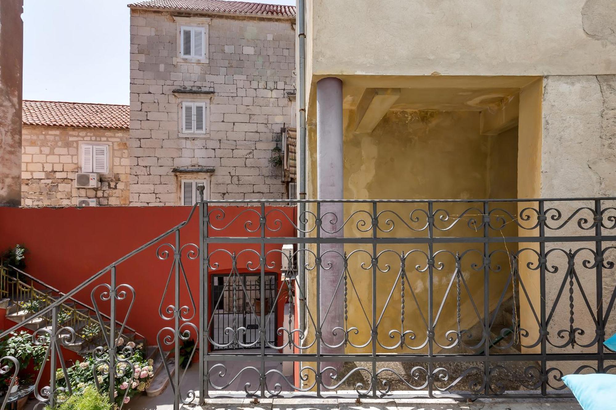 City Center Apartment Dvor Kalalarga Makarska Esterno foto