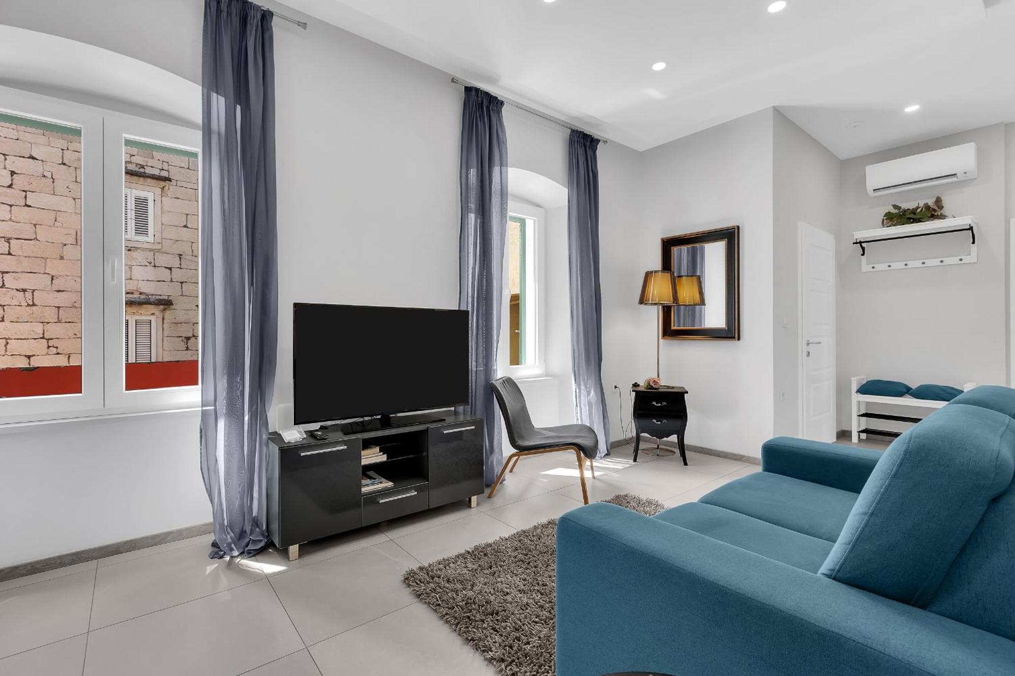 City Center Apartment Dvor Kalalarga Makarska Esterno foto