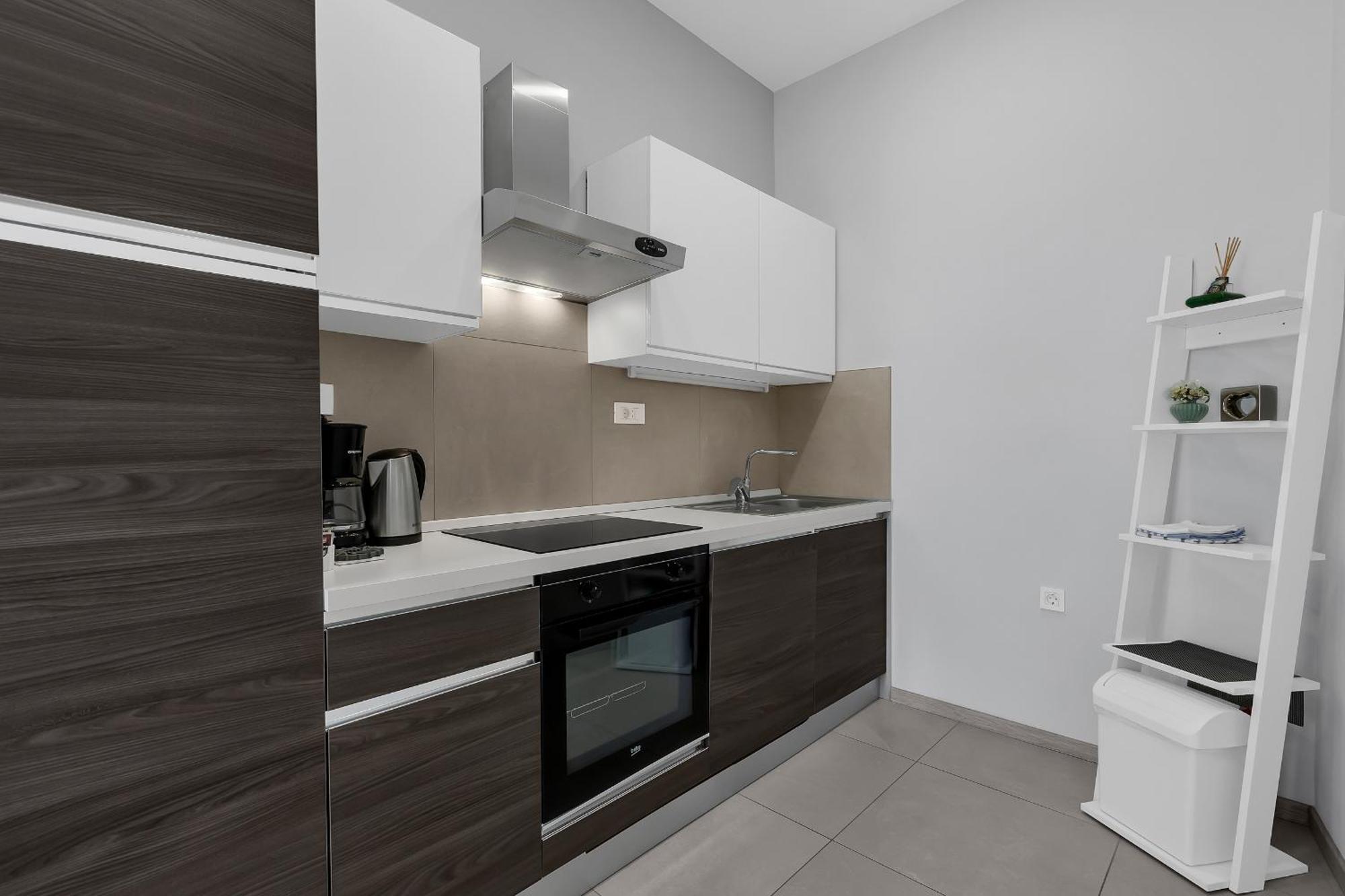 City Center Apartment Dvor Kalalarga Makarska Esterno foto
